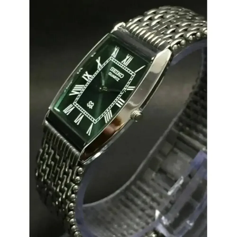 Vintage Style Seiko Quartz Mens Silver Watch & Green accents W/ Metal Strap